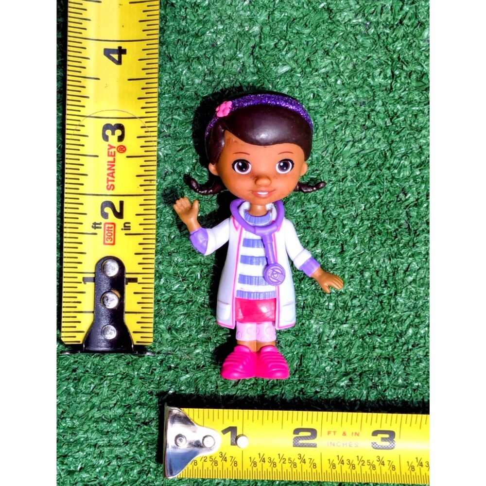 Disney Jr. Doc McStuffins Hospital Nurse Doctor Girl 3.5" w/Stethoscope Toy EUC